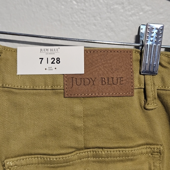 Judy Blue High Rise Cargo Straight-Leg Jean in Matcha Green Size 7/28 NWT - Picture 4 of 16